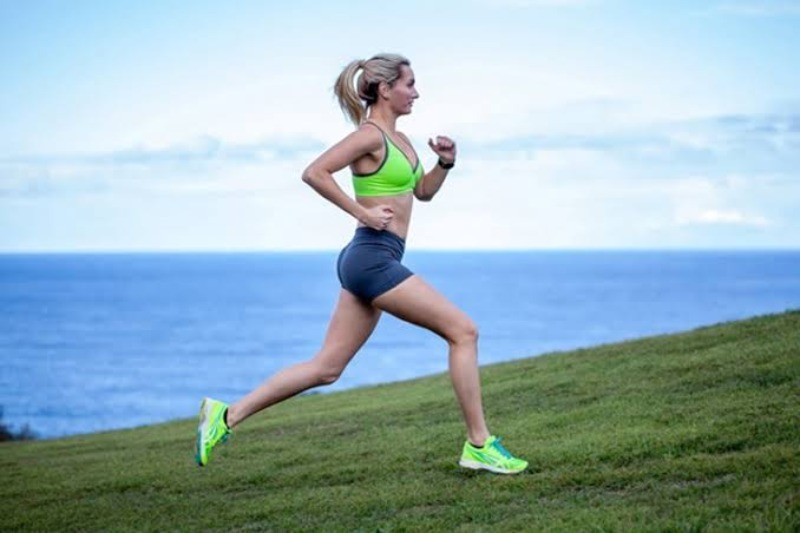 Nên uống bao nhiêu nước khi chạy marathon
