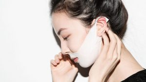 Ngoài nâng cơ mặt, mặt nạ mang đến những dưỡng chất thiếu yếu cho da