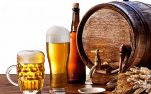 Có không ít người thắc mắc xăm môi uống bia được không