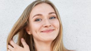 Má lúm đồng tiền có thể bị mất do quá trình lão hóa
