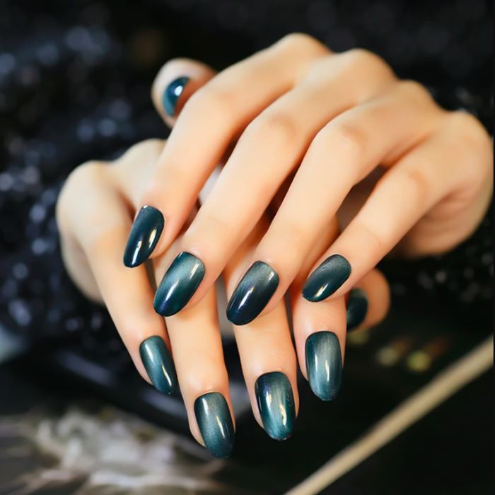 Kiểu móng mắt mèo giúp phái nữ thăng hạng nhan sắc