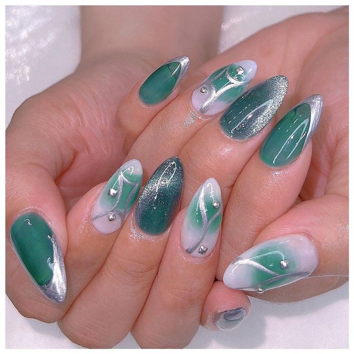 Nail mắt mèo màu tím vô cùng đáng yêu và nổi bật