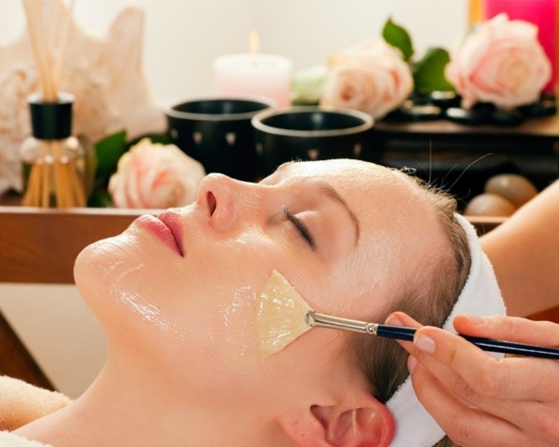 Đắp mặt nạ dầu oliu giúp chống oxy hóa, ngăn ngừa lão hoá da hiệu quả
