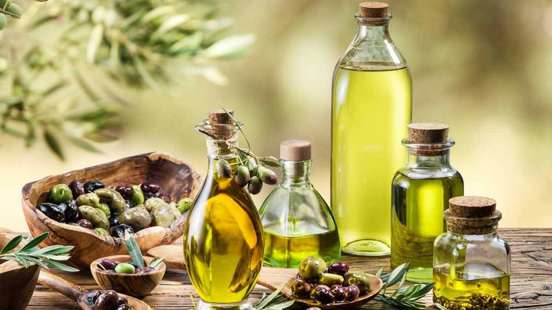 Nên sử dụng dầu oliu để rửa mặt đúng cách, đúng liều lượng để hiệu quả cao