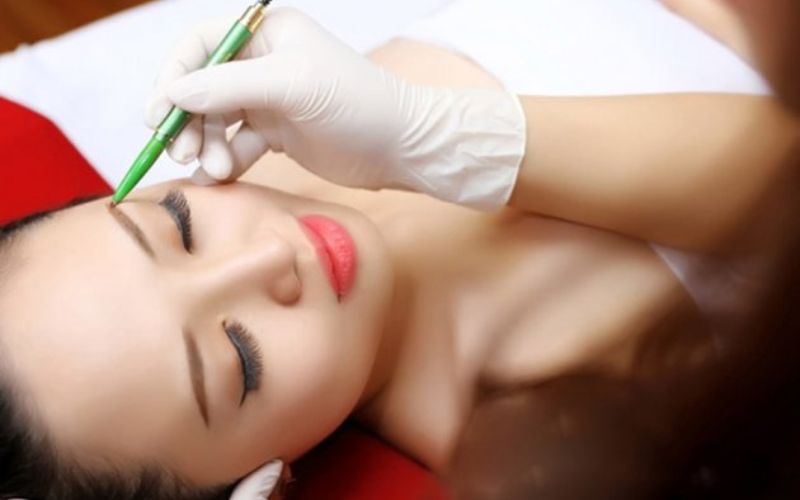 Nghề phun xăm đòi hỏi bạn phải kiên trì và cẩn thận