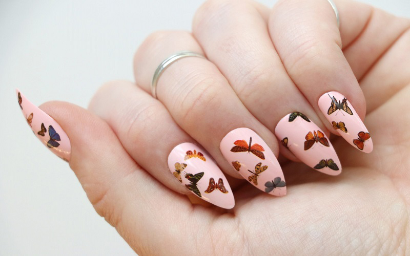   Mẫu nail dán sticker đang thịnh hành vừa đẹp, vừa đơn giản, dễ làm
