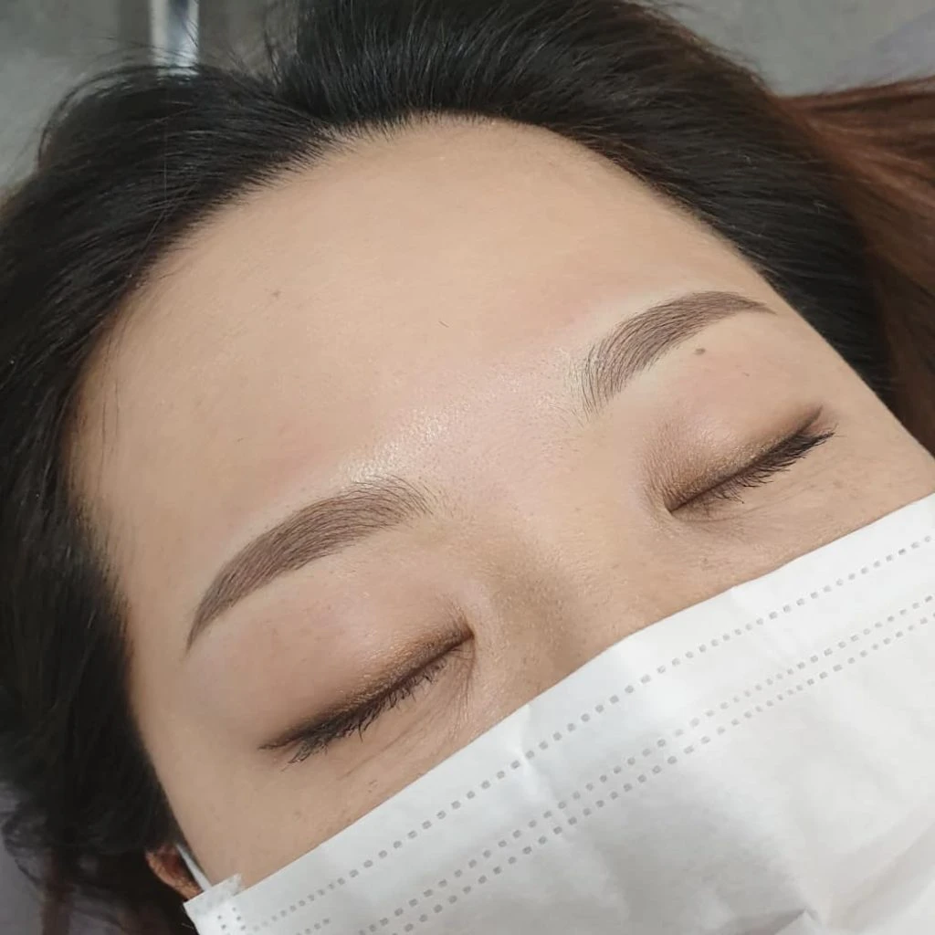Xăm chân mày là gì và cơ chế lên màu?