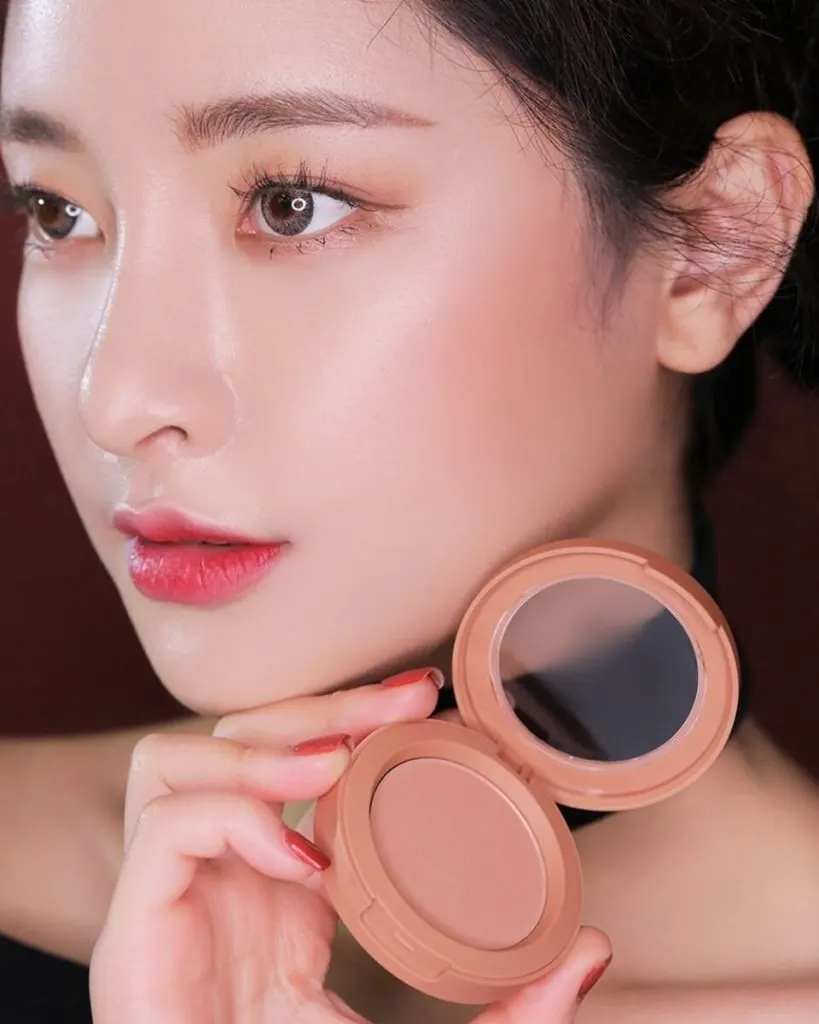 Tại sao tông da quyết định màu má hồng phù hợp?