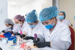 Thời gian học các ngành thẩm mỹ thường bao lâu?