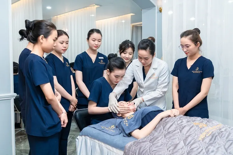 Những hiểu lầm thường gặp về thời gian học thẩm mỹ
