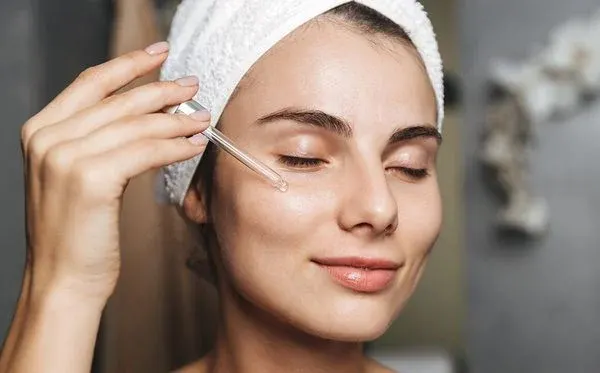 Thấm được hay không, bôi collagen vẫn có tác dụng gì?