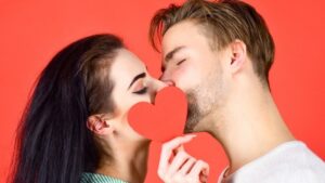 Phun môi bao lâu thì được hôn?