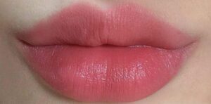 Phun môi mực hữu cơ bao lâu lên màu?