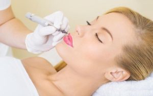 Phun môi NanoCell Plasma mang lại đôi môi đầy đặn, căng mọng