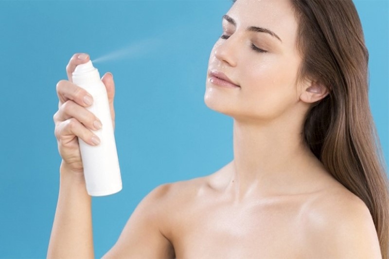 Bổ sung xịt khoáng cung cấp dưỡng chất cho da