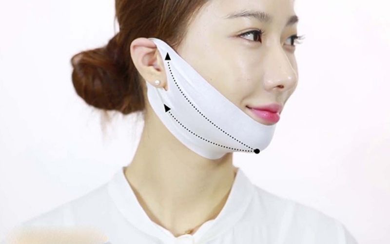 Đeo mặt nạ v-line đơn giản, tiện lợi