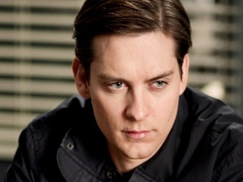 Đàn ông có tướng cằm chia hai thường có sức hút mãnh liệt với bạn khác giới