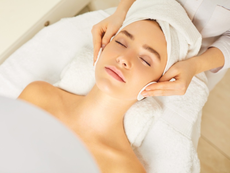 Chăm sóc da mặt sau tắm trắng giúp bảo vệ da trước các tác hại bên ngoài