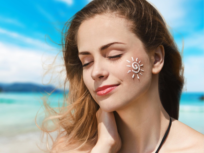 Bạn không nên để da tiếp xúc trực tiếp với ánh nắng mặt trời sau khi tắm trắng da