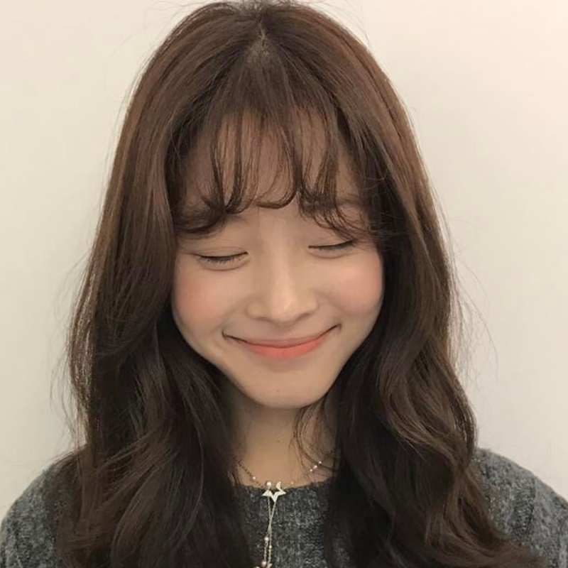 Tóc mái thưa Hàn Quốc rất hợp với dáng mặt trái lê