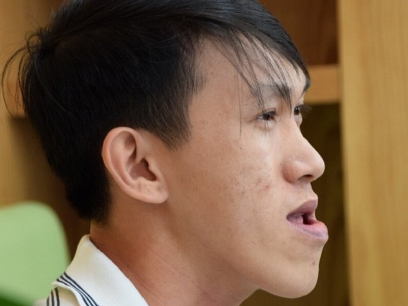 Đường tình duyên của bạn nam mặt hình lưỡi cày khá trắc trở