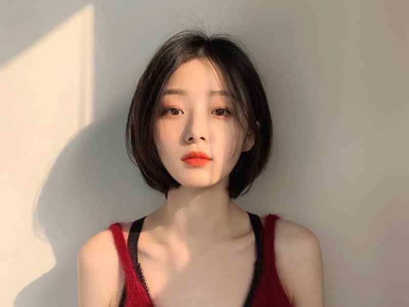 Kiểu tóc ngắn cụp đuôi