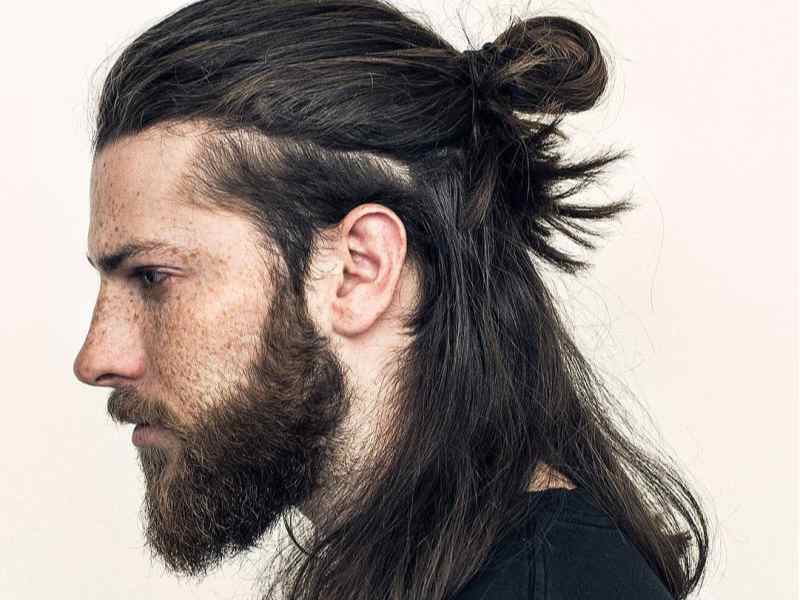 Kiểu tóc búi ra đằng sau