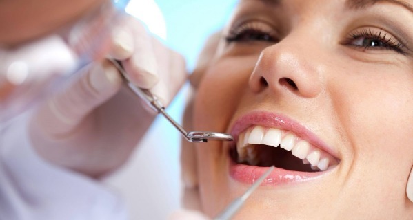 Bọc răng sứ được dùng bao lâu? Tuổi thọ theo loại vật liệu