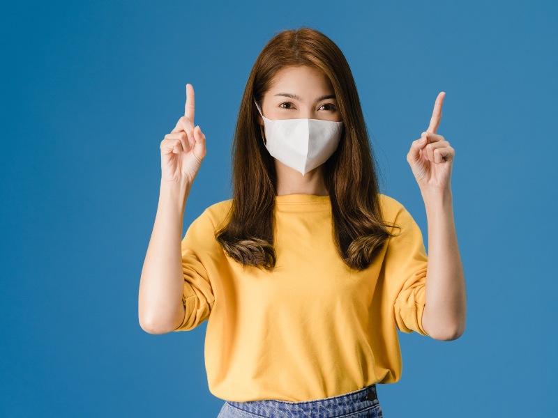 Môi sau khi tiêm filler khá nhạy cảm, do đó, bạn nên che chắn môi cẩn thận mỗi khi ra ngoài