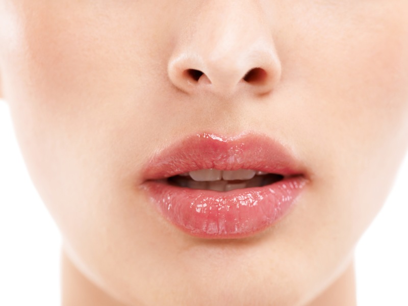 Tiêm filler kém chất lượng thường gây biến dạng các cơ quan như mũi, môi, má