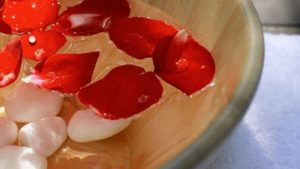 Hoa hồng mang lại rất nhiều công dụng làm đẹp