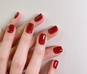 Màu nail đỏ mang lại điều gì