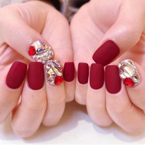 Mẫu nail màu đỏ cherry nhám thanh lịch