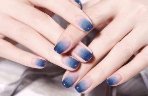 Sơn đầu móng tay theo phong cách ombre cực chất