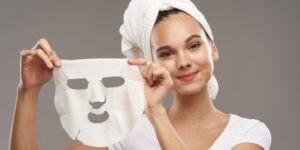 Đắp mặt nạ giấy có công dụng thần kì thế nào?