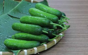 Dưa leo là một loại nguyên liệu làm đẹp khá quen thuộc với chị em phụ nữ