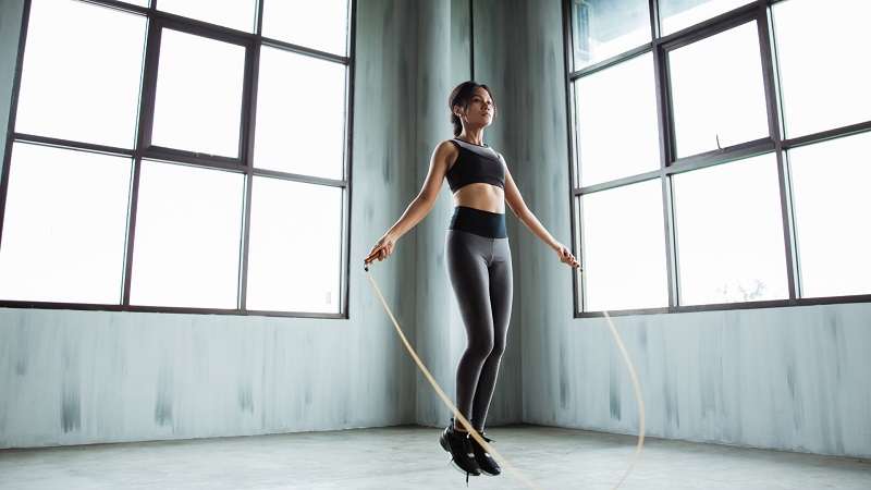 Giảm mỡ bụng nhanh chóng bằng cách nhảy dây
