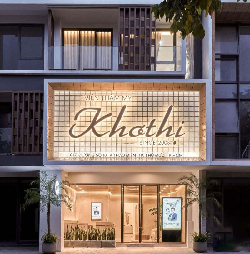 Không gian phòng tắm trắng riêng tư mang phong cách thiên nhiên thư giãn