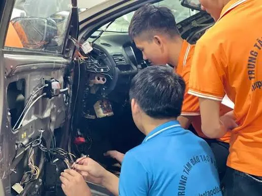 Có những chi phí phát sinh nào khác ngoài học phí?