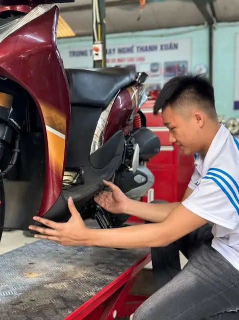 Thời gian học, chi phí và chương trình sửa xe máy cụ thể như thế nào?