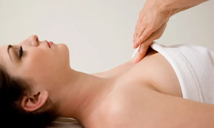 Thành phần skincare nào tốt cho vùng cổ?