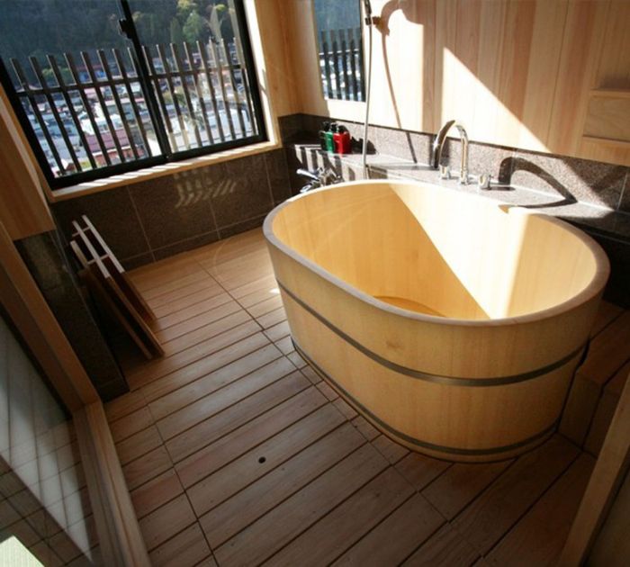 Bồn tắm thảo dược là một trong những món đồ nội thất được nhiều spa trang bị