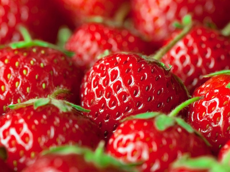 Dâu tây chứa alpha hydroxy giúp tẩy tế bào chết cho da hiệu quả