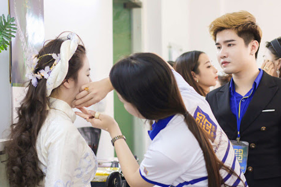 Thực hành trang điểm cô dâu tại New Gem