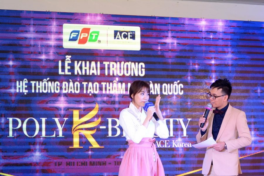 Sau khi tốt nghiệp, học viên nghề makeup được cấp chứng nhận từ đại học FPT