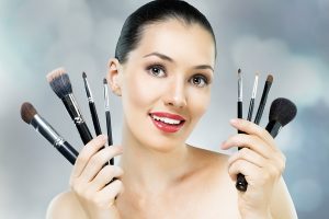 Tự makeup giúp bạn tiết kiệm tiền bạc và thời gian