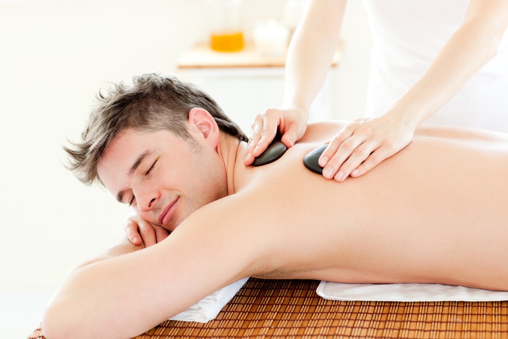 Nghề massage body nam mang đến cho bạn nguồn thu nhập cao và ổn định hàng tháng