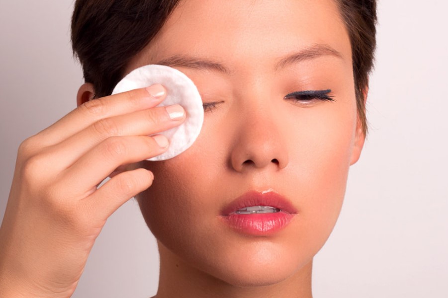 Tẩy được cả những lớp makeup lâu trôi nhất