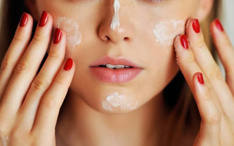 Bảo vệ da khỏi ánh nắng mặt trời bằng các sản phẩm chống nắng chuyên dụng cho da điều trị laser