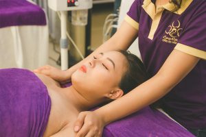 Học massage bấm huyệt tại Evacare